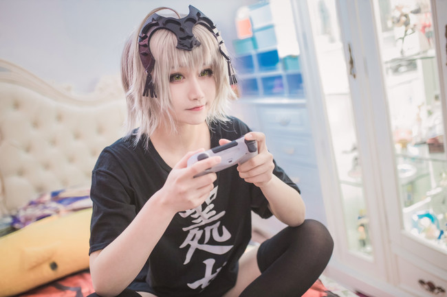 张大千巨然晴峰图拍出1亿350万6年价格上涨超40%-开云,kaiyun(图4) 开云体育app